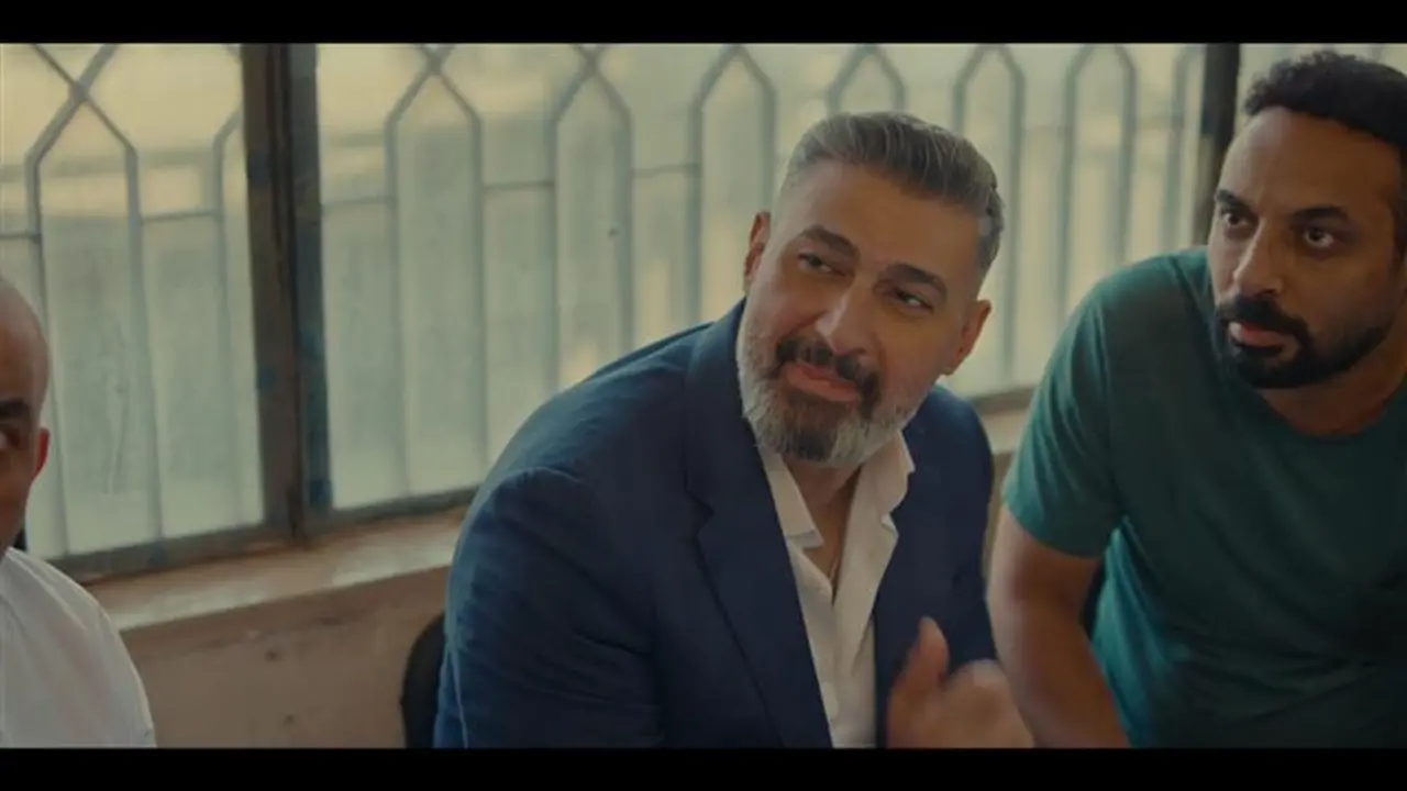 المعلم محروس يراقب ياسر جلال.. أحداث مثيرة في الحلقة الرابعة من مسلسلهم الجديد